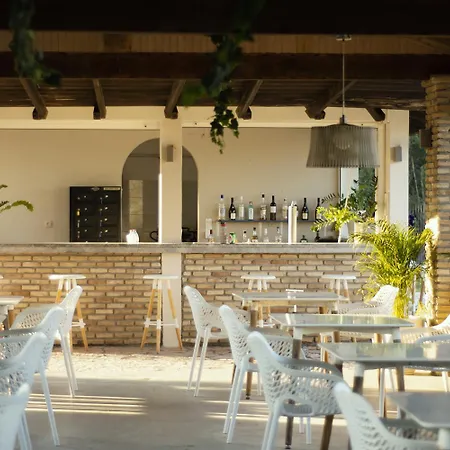 شقة Parakladi Seaside Retreat *
