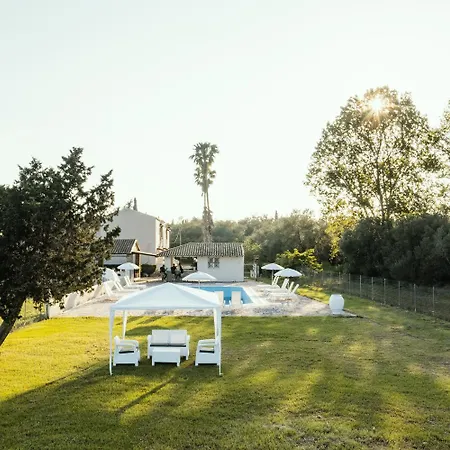 Parakladi Seaside Retreat Lefkímmi