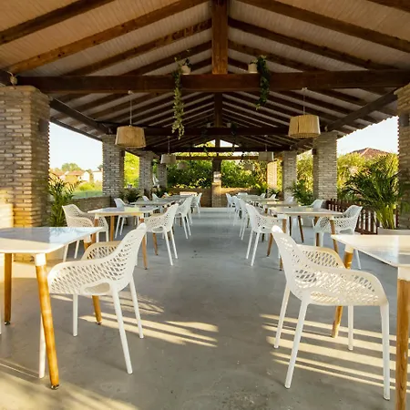 아파트 Parakladi Seaside Retreat