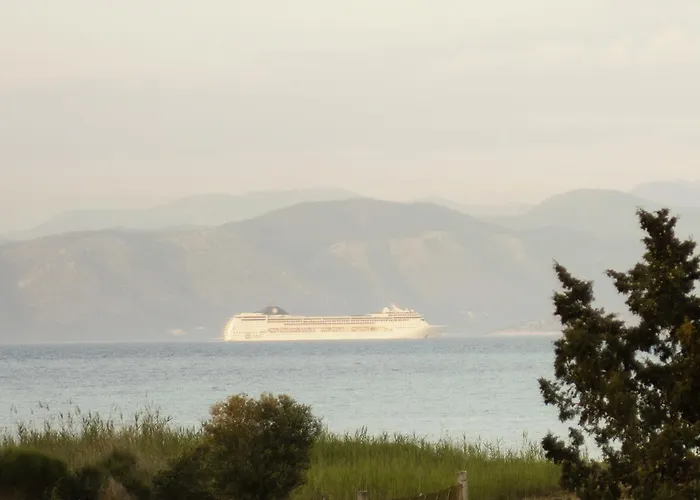 Parakladi Seaside Retreat Lefkímmi